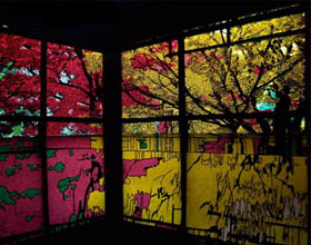 日本艺术家切纸艺术中的幻化色彩与魔幻剪影