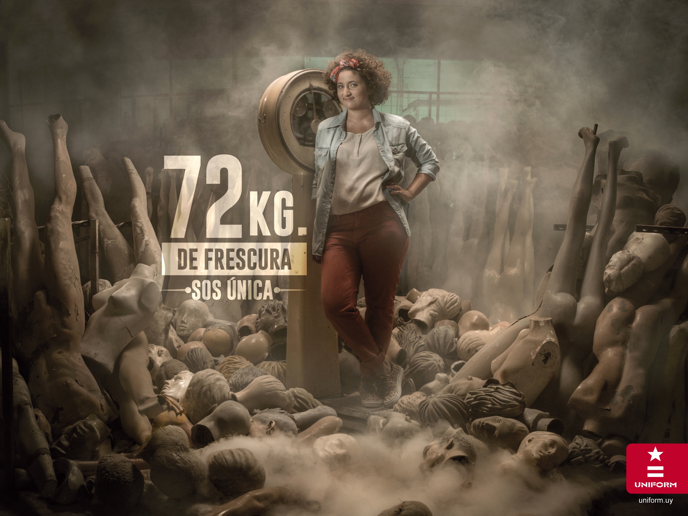 乌拉圭Uniform 时尚牛仔裤平面广告设计